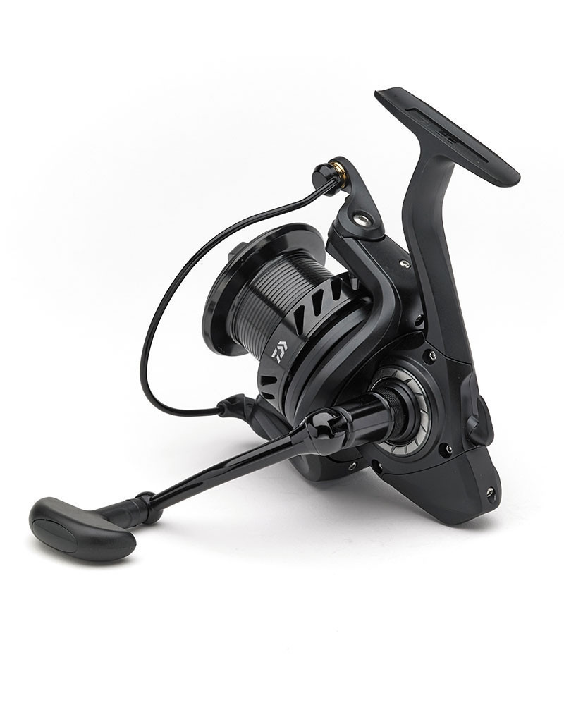 Naviják Daiwa Black Widow 25A